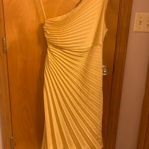 Yellow silk dress 💛⭐️